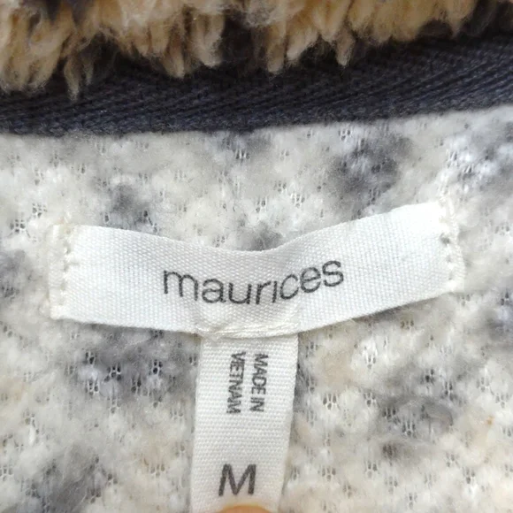 Maurices Medium cream and gray 1/2 button up top - Picture 6 of 9